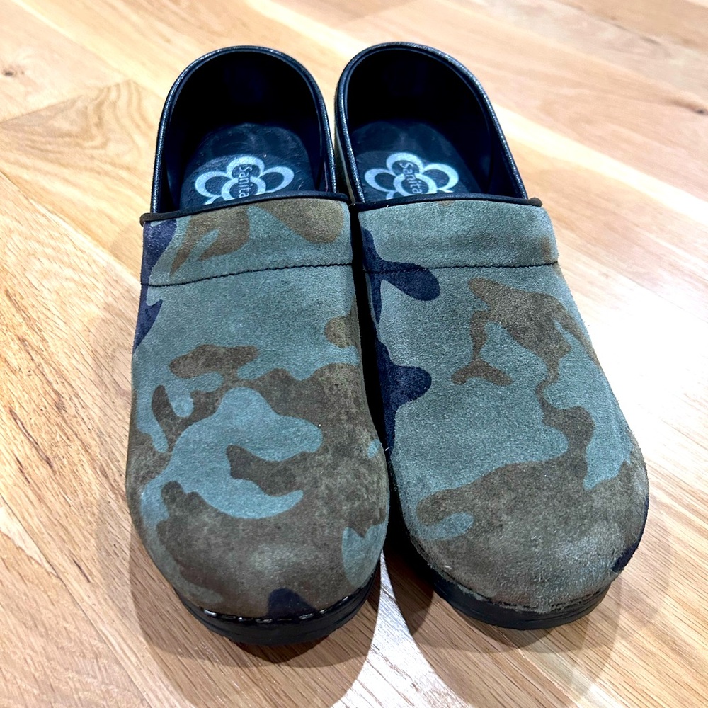 Camouflage Sanitas - size 39